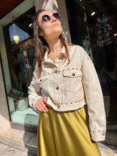 Carica l&#39;immagine nel visualizzatore di Gallery, Camicia Jeans Borchie
