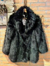 Carica l&#39;immagine nel visualizzatore di Gallery, Susy Mix Ecopelliccia midi
