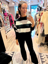 Carica l&#39;immagine nel visualizzatore di Gallery, Susy Mix Maglia righe Crop
