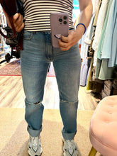 Carica l'immagine nel visualizzatore di Gallery, Kikisix Jeans strappi

