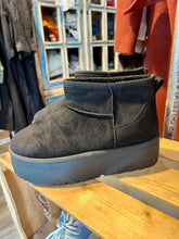 Carica l&#39;immagine nel visualizzatore di Gallery, Stivaletti Eco-pelliccia
