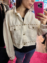 Carica l&#39;immagine nel visualizzatore di Gallery, Camicia Jeans Borchie
