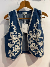 Carica l'immagine nel visualizzatore di Gallery, Susy Mix Gilet ricami
