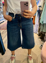 Carica l'immagine nel visualizzatore di Gallery, SusyMix Bermuda Jeans
