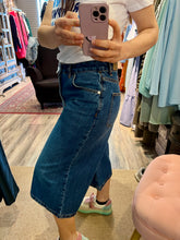 Carica l'immagine nel visualizzatore di Gallery, SusyMix Bermuda Jeans
