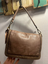 Carica l&#39;immagine nel visualizzatore di Gallery, Pochette Bayside84 422
