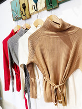 Carica l&#39;immagine nel visualizzatore di Gallery, You Decide Maglia cintura
