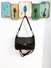 Carica l&#39;immagine nel visualizzatore di Gallery, Borsa borchie ROCK
